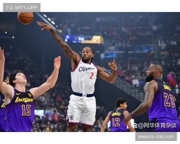 快船主场战胜湖人止住五连败，莱昂纳德砍下32分12篮板